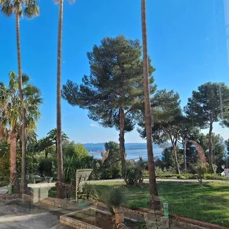 3p Avec Piscine, Tennis Et Vue Mer Dans Une De Grand Standing Apartment *