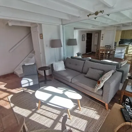 Apartment 3p Avec Piscine, Tennis Et Vue Mer Dans Une De Grand Standing