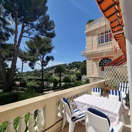 3p Avec Piscine, Tennis Et Vue Mer Dans Une De Grand Standing Apartment