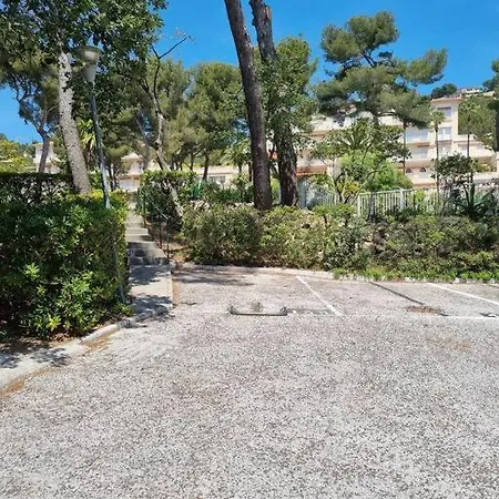 3p Avec Piscine, Tennis Et Vue Mer Dans Une De Grand Standing *