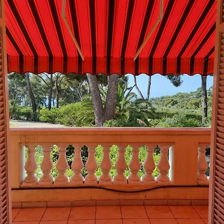 Apartment 3p Avec Piscine, Tennis Et Vue Mer Dans Une De Grand Standing