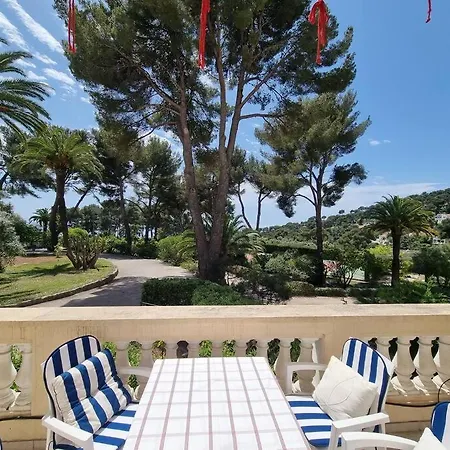 3p Avec Piscine, Tennis Et Vue Mer Dans Une De Grand Standing Apartment